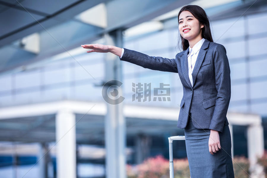 商务女性机场拦车图片素材免费下载