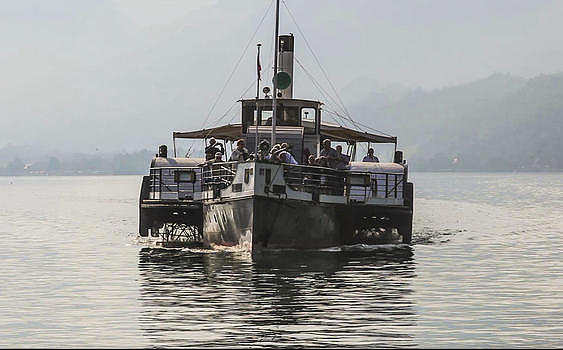 沃尔夫冈湖上的复古游船图片素材免费下载
