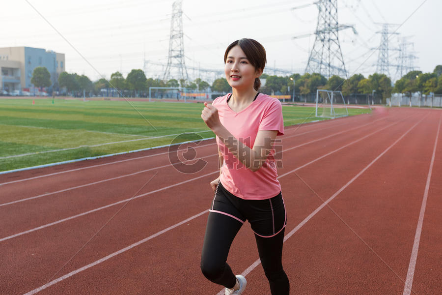 美女青年跑步健身图片素材免费下载