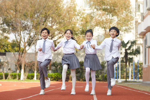 儿童节小学生奔跑图片素材免费下载