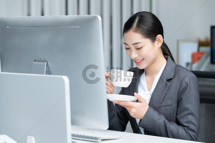 商务女性喝咖啡图片素材免费下载