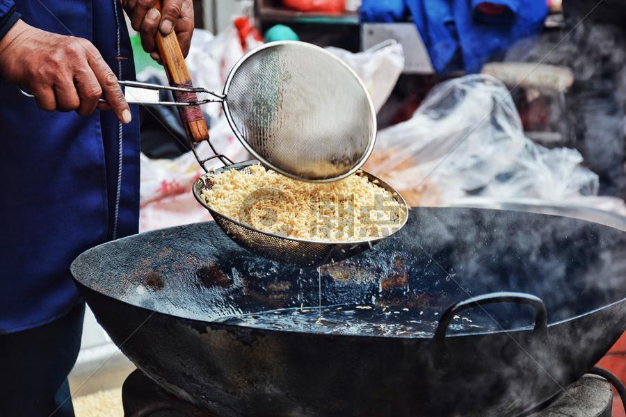 街头民间传统小吃炒米图片素材免费下载