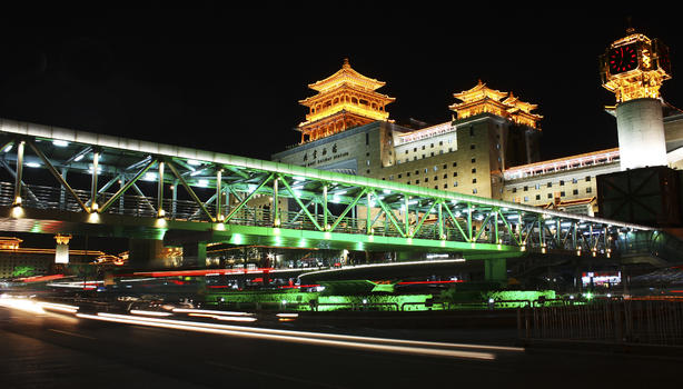 夜幕下的北京西站图片素材免费下载