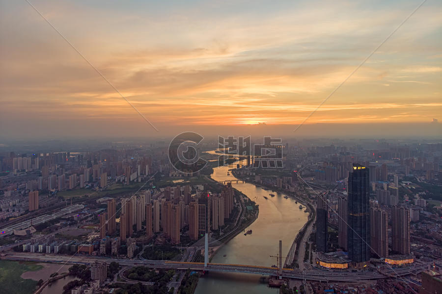 黄昏蜿蜒的汉江江景桥梁天际线图片素材免费下载