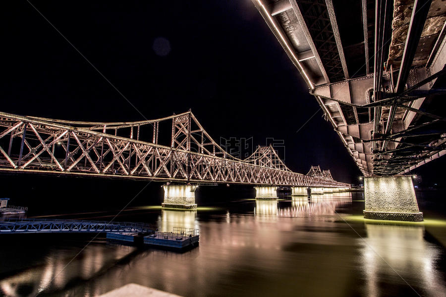 丹东鸭绿江大桥夜景图片素材免费下载