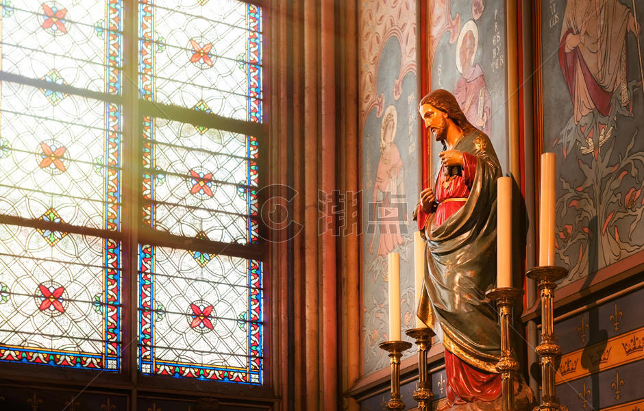 法国巴黎圣母院内观图片素材免费下载