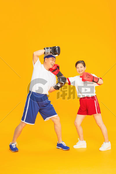 老人运动健身拳击图片素材免费下载