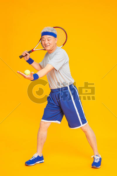 老人运动网球图片素材免费下载