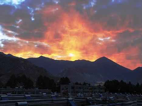 西藏风情火烧云图片素材免费下载