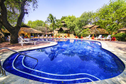 东南亚酒店室外泳池图片素材免费下载