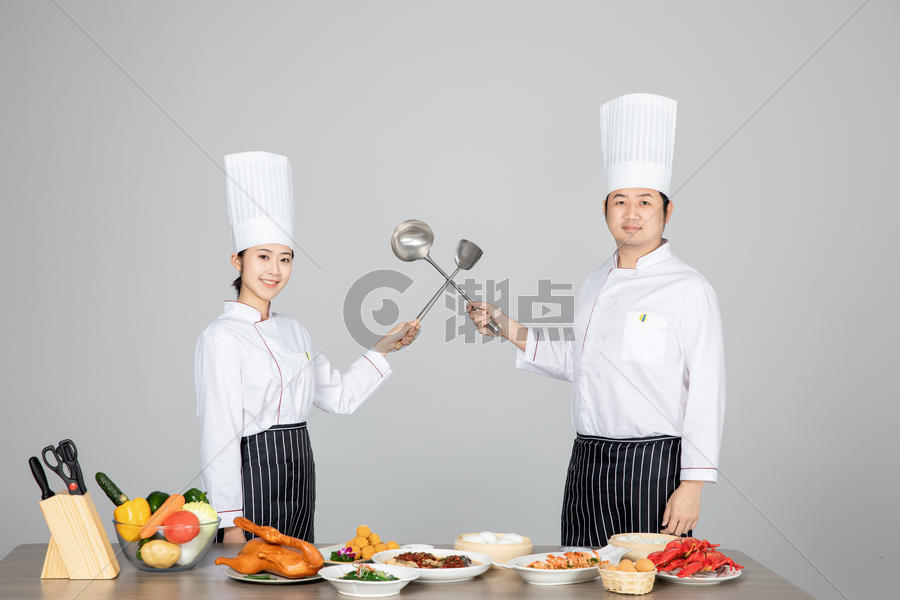 两个厨师图片素材免费下载
