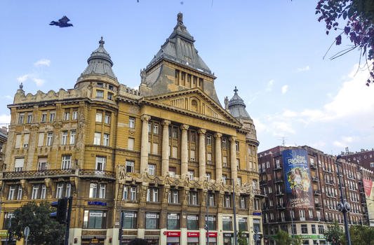 布达佩斯街头建筑图片素材免费下载