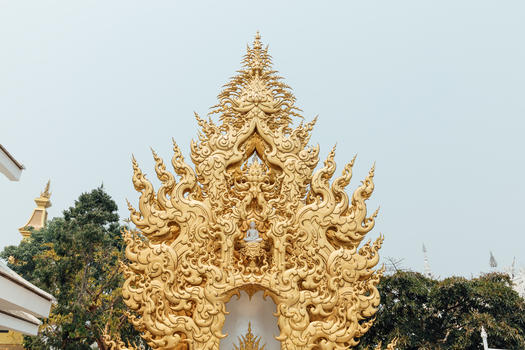 泰国金碧辉煌的建筑图片素材免费下载