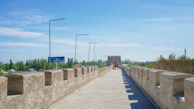 新疆锡伯古城墙图片素材免费下载