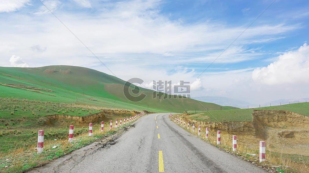 新疆草原公路图片素材免费下载