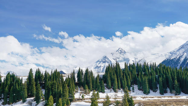 新疆伊犁乔尔玛雪山风光图片素材免费下载