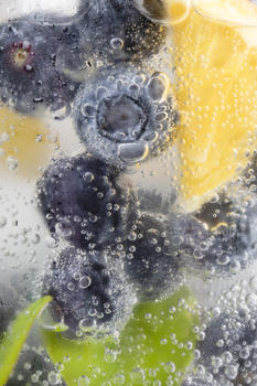 蓝莓气泡水图片素材免费下载