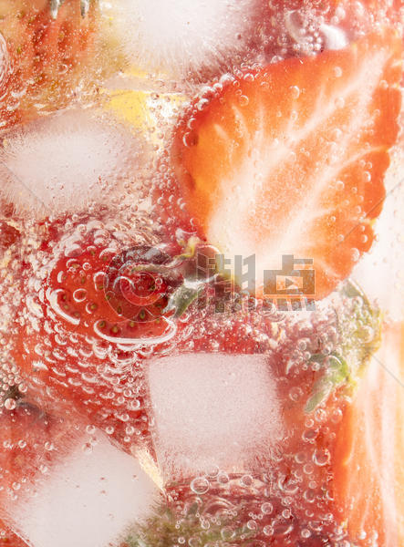 草莓气泡水图片素材免费下载