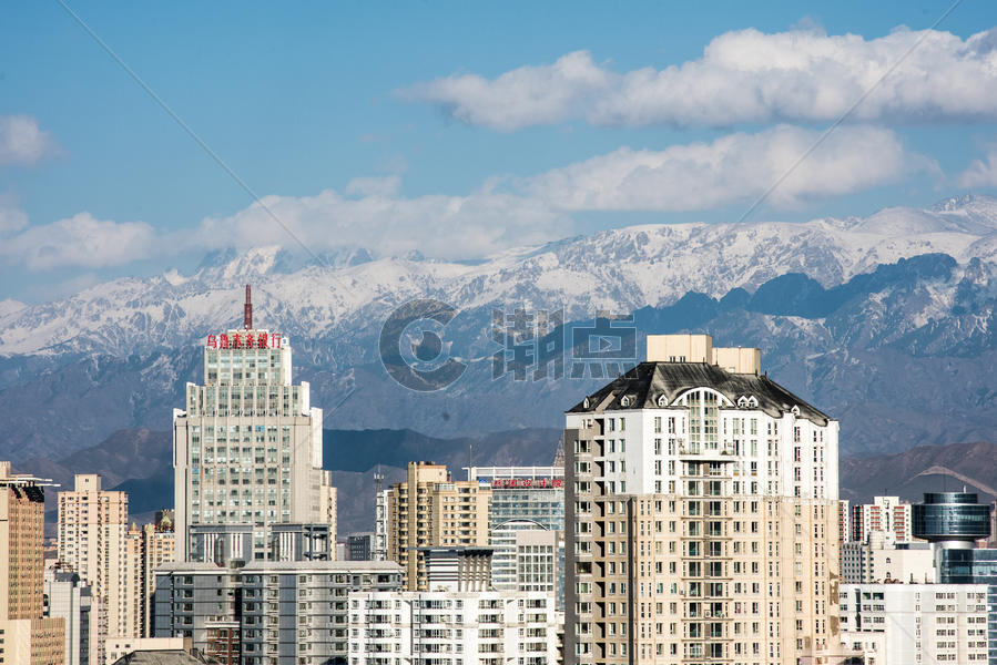 新疆城市风光建筑雪山云彩图片素材免费下载