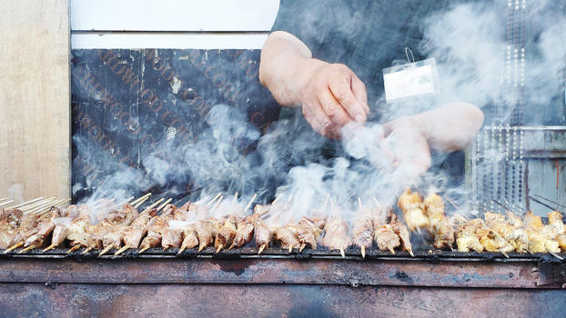 新疆碳烤羊肉串图片素材免费下载