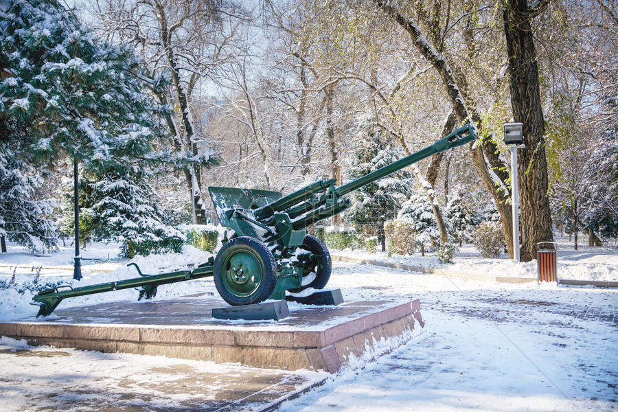 潘菲洛夫28勇士纪念公园武器展示图片素材免费下载