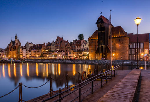 波兰旅游名城格但斯克老港夜景图片素材免费下载