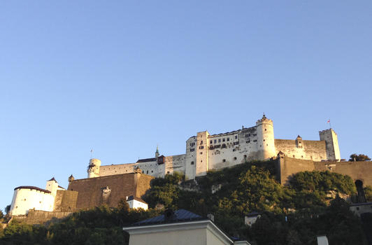 远眺萨尔茨堡地标萨尔茨堡城堡图片素材免费下载