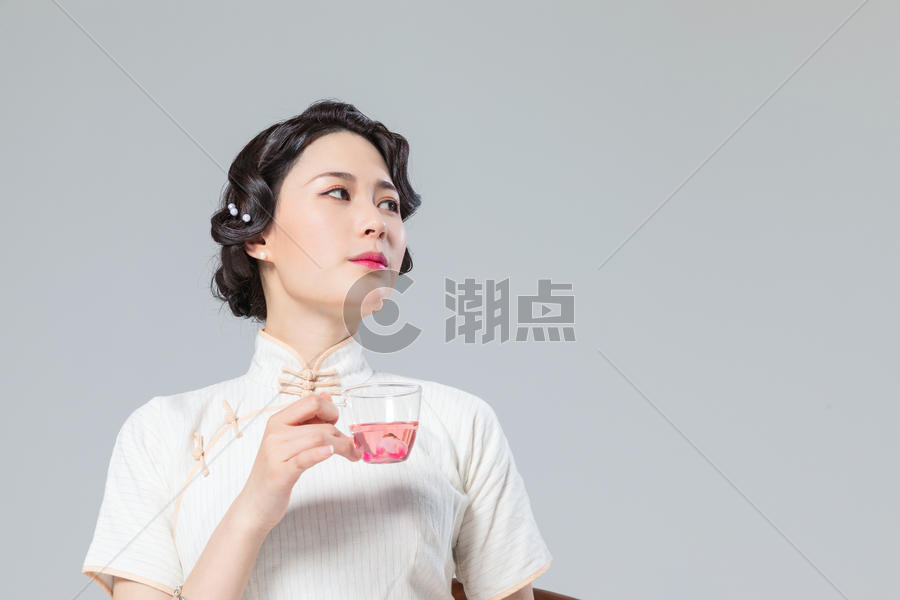 旗袍女性喝茶图片素材免费下载