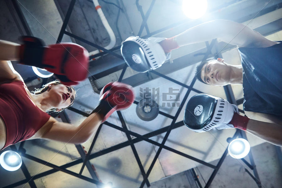 健身房活力男女拳击训练图片素材免费下载