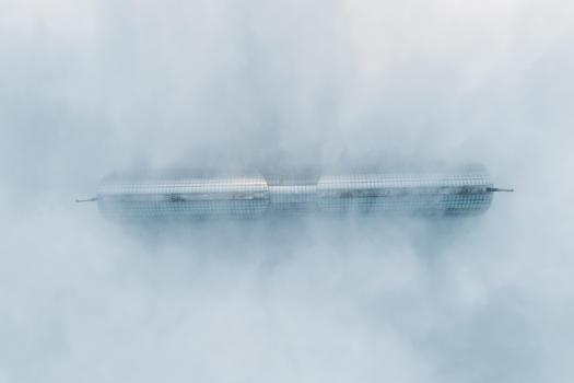 云雾中俯视东方之门图片素材免费下载