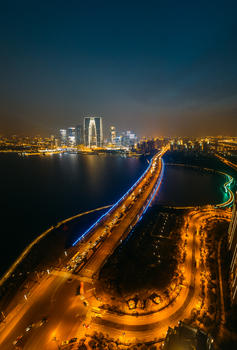 苏州中心和观景大桥以及金鸡湖夜景图片素材免费下载