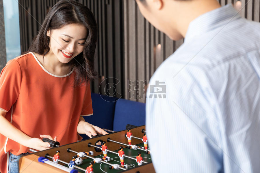 情侣桌式足球图片素材免费下载