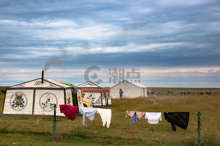 青海湖岸边牧民的家园图片素材免费下载