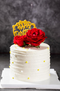 玫瑰花生日蛋糕图片素材免费下载