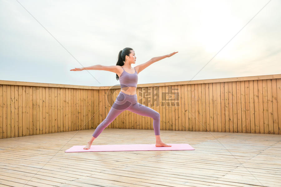 女性瑜伽健美动作图片素材免费下载