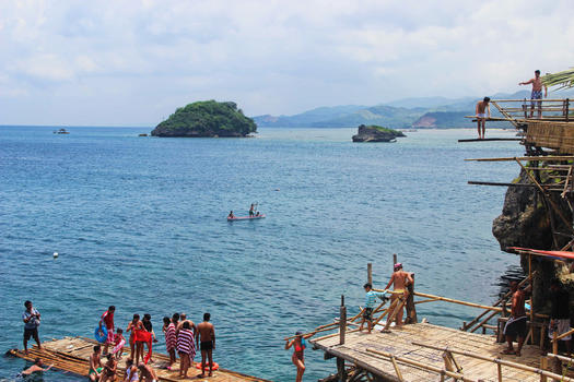 菲律宾长滩岛海上跳水图片素材免费下载
