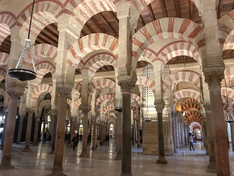 西班牙科尔多瓦大清真寺风光图片素材免费下载