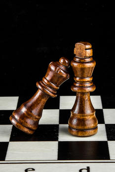 黑底棋盘国际象棋图片素材免费下载