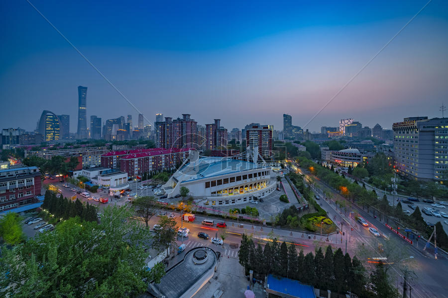 北京市中心车流夜景图片素材免费下载
