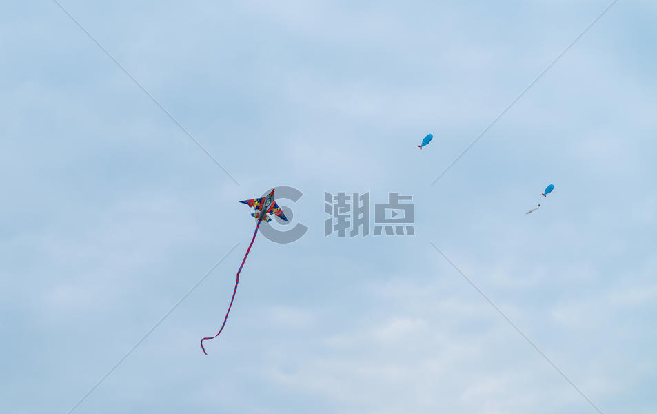 满天飞舞的风筝图片素材免费下载