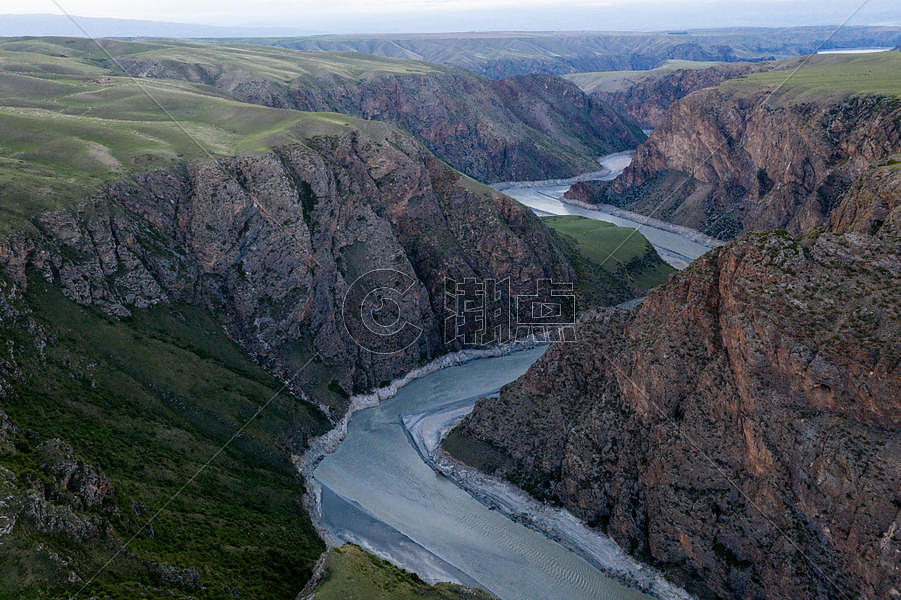 新疆天山大峡谷河谷风光图片素材免费下载