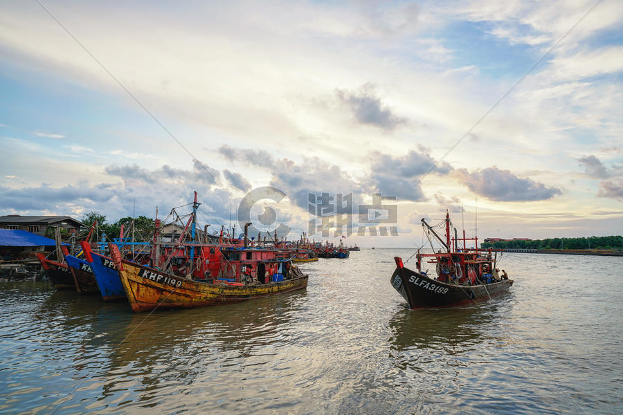 马来西亚渔船图片素材免费下载