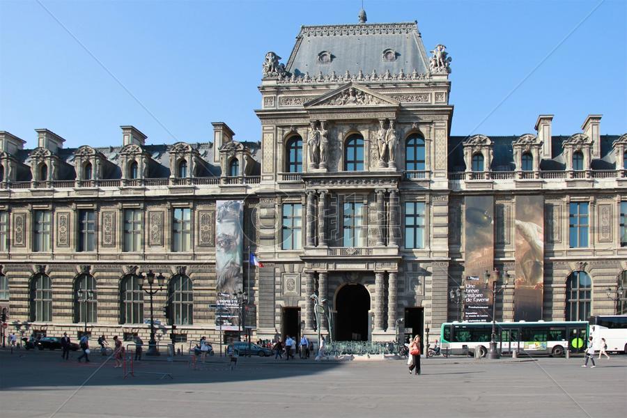 法国巴黎卢浮宫广场的外围建筑图片素材免费下载