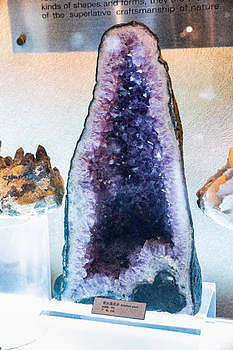 紫水晶晶洞jpg4480*6720PX图片素材