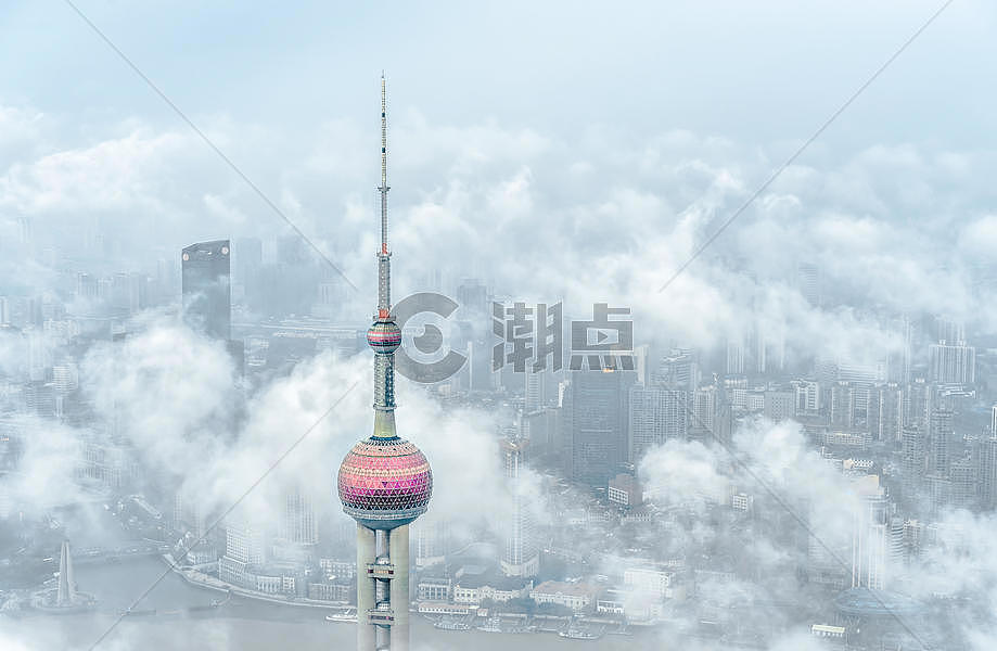 云雾中的上海图片素材免费下载