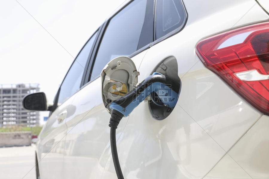 充电中的新能源汽车图片素材免费下载