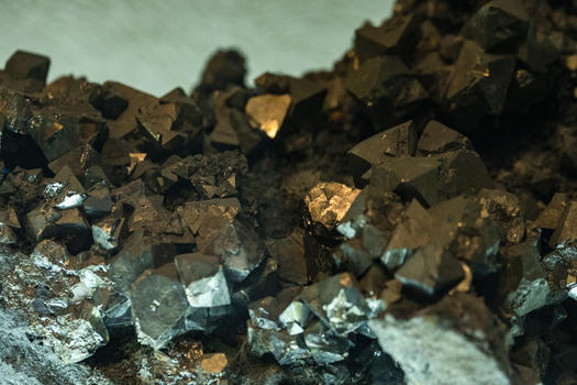 矿石晶体黄铁矿晶簇图片素材免费下载