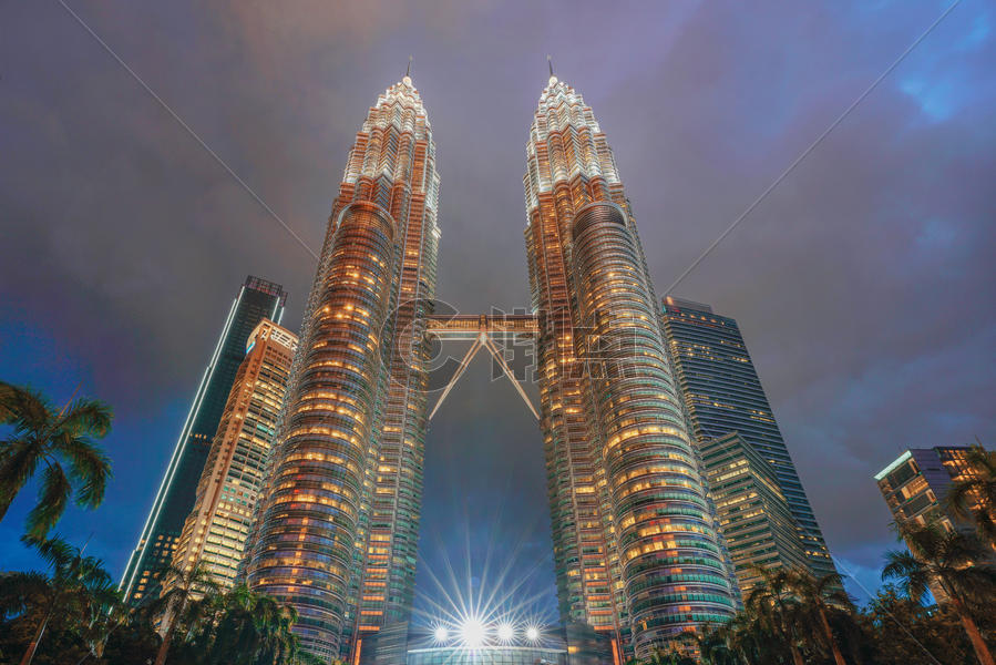 吉隆坡双子塔夜景图片素材免费下载