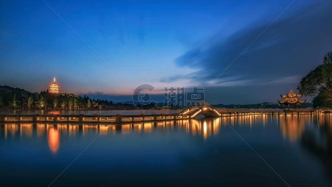杭州西湖雷峰塔夜景图片素材免费下载