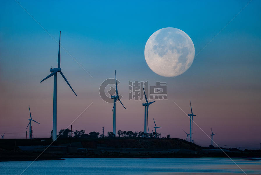 风车与月亮图片素材免费下载